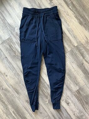 Lululemon, Size 2, Mid-Rise Dance Studio Jogger, Navy Blue